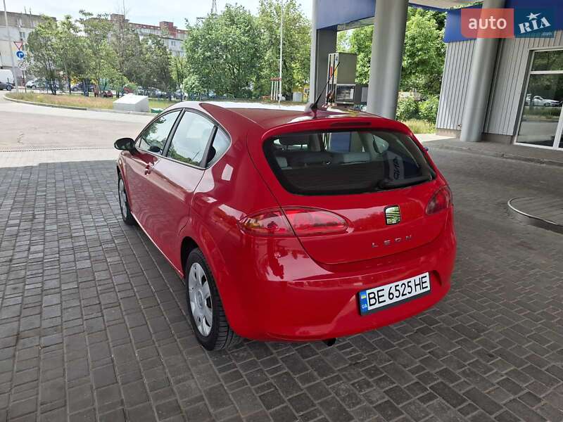 Хэтчбек SEAT Leon 2005 в Николаеве