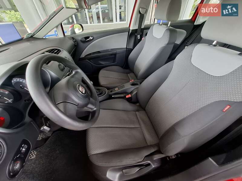 Хэтчбек SEAT Leon 2005 в Николаеве