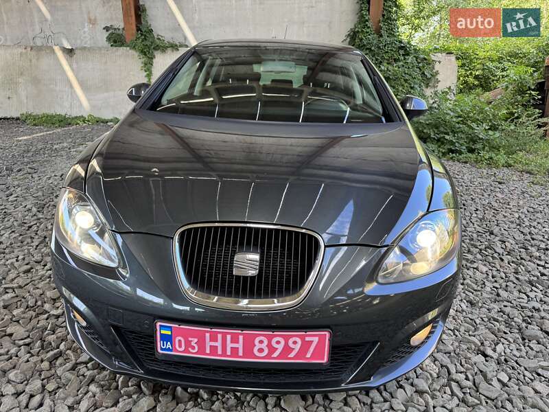 Хэтчбек SEAT Leon 2010 в Луцке