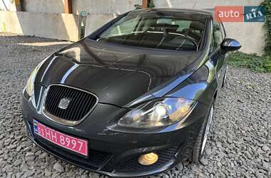 Хэтчбек SEAT Leon 2010 в 