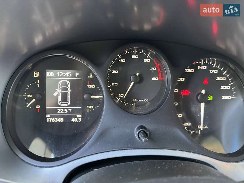 Хэтчбек SEAT Leon 2010 в Луцке