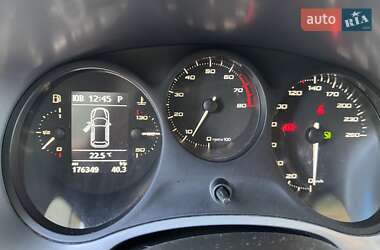 Хэтчбек SEAT Leon 2010 в 