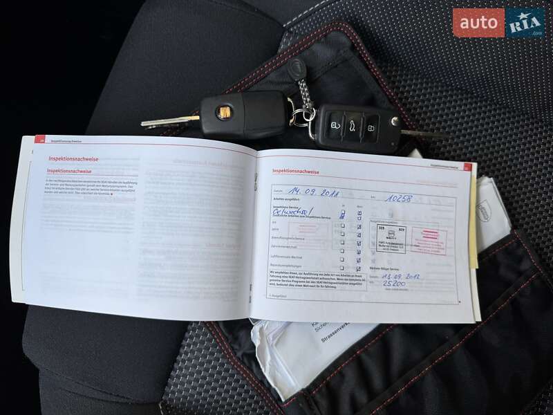 Хэтчбек SEAT Leon 2010 в Луцке