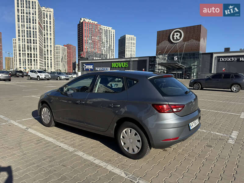 Хэтчбек SEAT Leon 2017 в Киеве