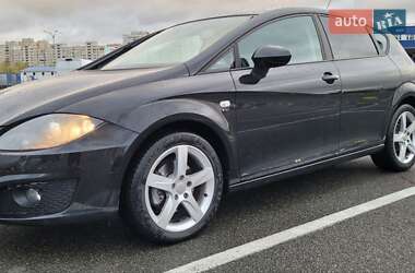 Хэтчбек SEAT Leon 2011 в Киеве