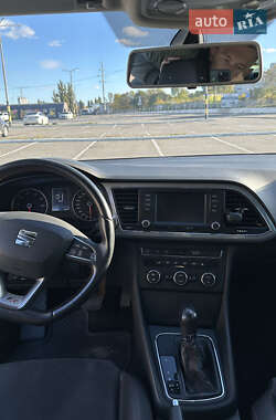 Хэтчбек SEAT Leon 2013 в 