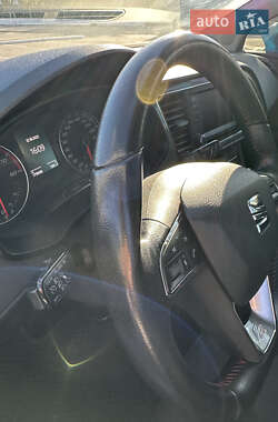 Хэтчбек SEAT Leon 2013 в 