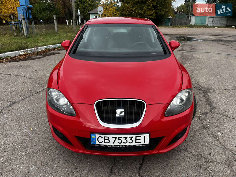 Хэтчбек SEAT Leon 2010 в Чернигове
