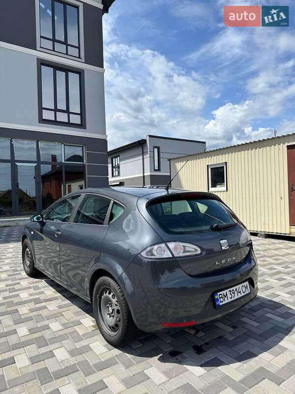 Хэтчбек SEAT Leon 2007 в Софиевской Борщаговке