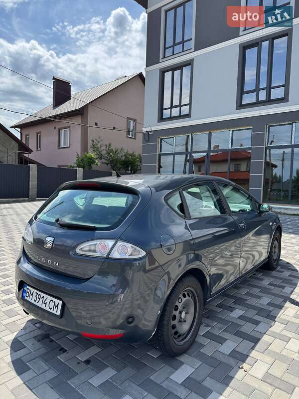 Хэтчбек SEAT Leon 2007 в Софиевской Борщаговке