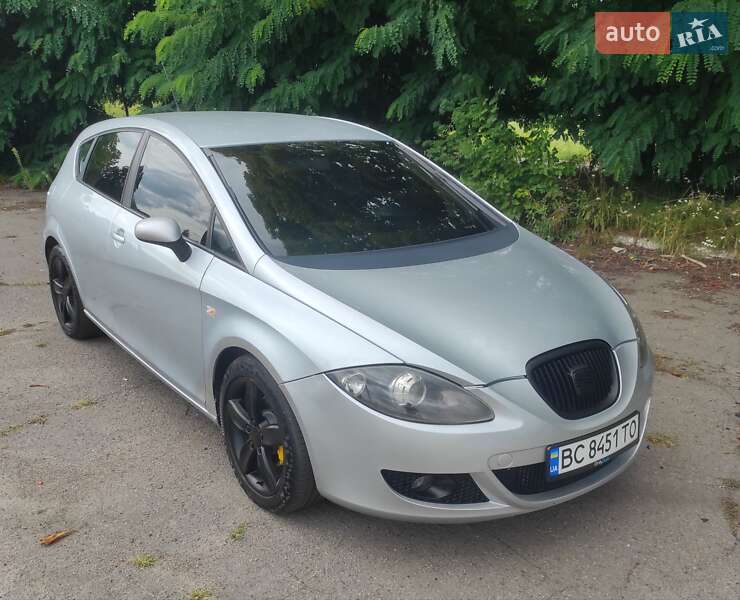 Хэтчбек SEAT Leon 2007 в Сокале