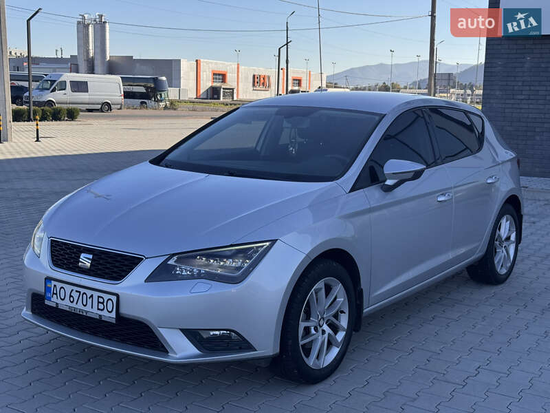 Хэтчбек SEAT Leon 2013 в Хусте