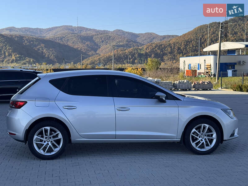 Хэтчбек SEAT Leon 2013 в Хусте
