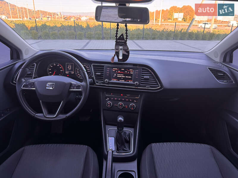 Хэтчбек SEAT Leon 2013 в Хусте