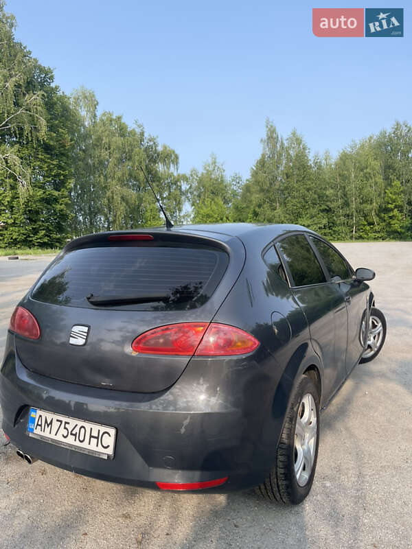Хэтчбек SEAT Leon 2006 в Звягеле фото 10 Хэтчбек SEAT Leon 2006 в Звягеле