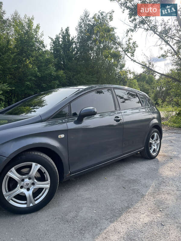 Хэтчбек SEAT Leon 2006 в Звягеле фото 12 Хэтчбек SEAT Leon 2006 в Звягеле