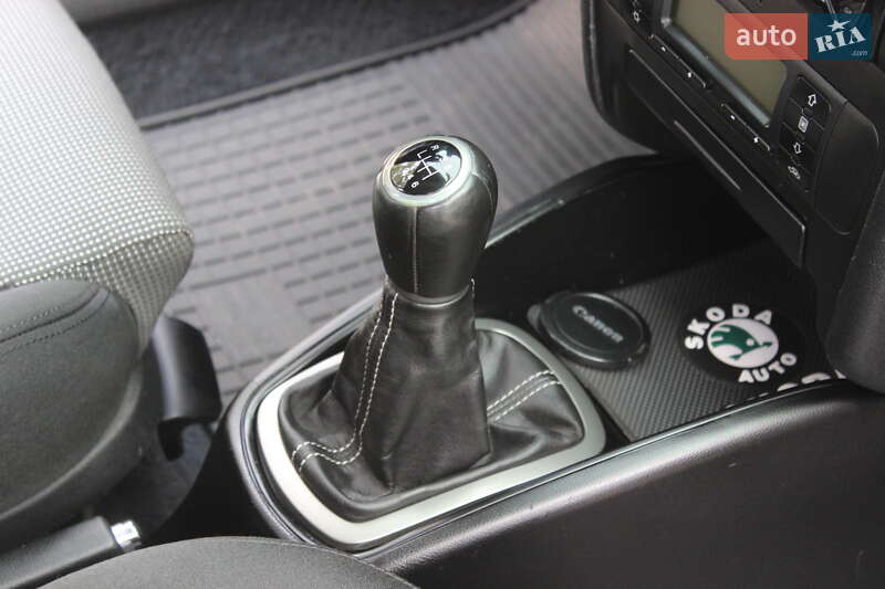 Хэтчбек SEAT Leon 2004 в Днепре