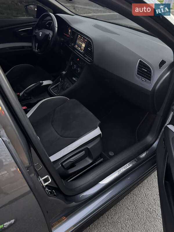 Хетчбек SEAT Leon 2016 в Харкові