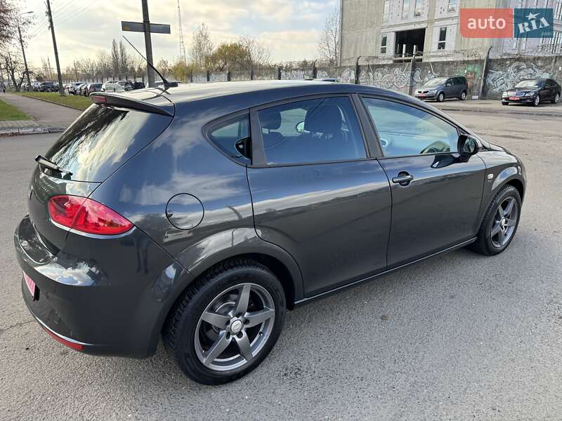 Хетчбек SEAT Leon 2010 в Луцьку