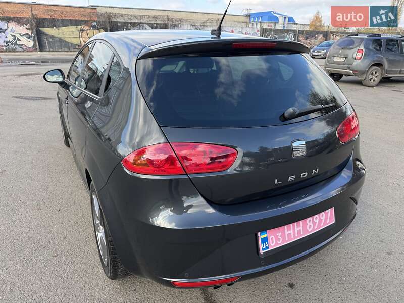 Хетчбек SEAT Leon 2010 в Луцьку