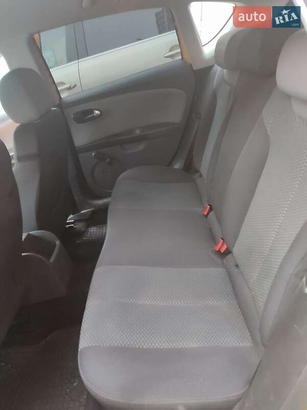 Хэтчбек SEAT Leon 2007 в Киеве