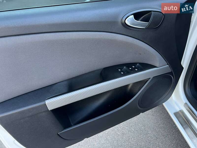 Хэтчбек SEAT Leon 2011 в Киеве фото 12 Хэтчбек SEAT Leon 2011 в Киеве