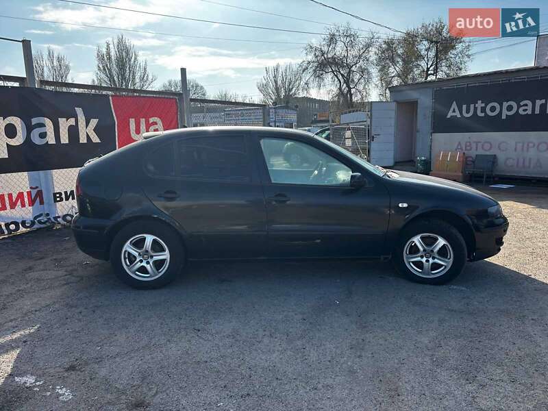 Хетчбек SEAT Leon 2001 в Запоріжжі