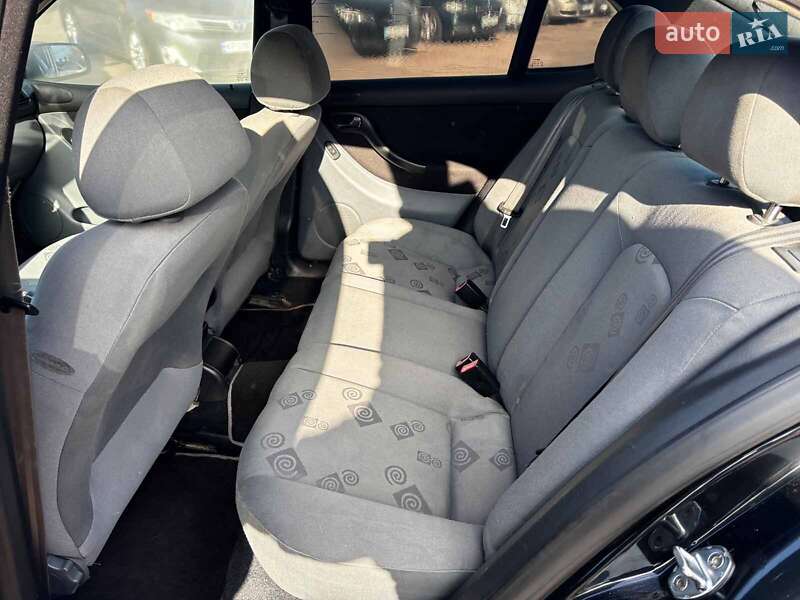 Хетчбек SEAT Leon 2001 в Запоріжжі