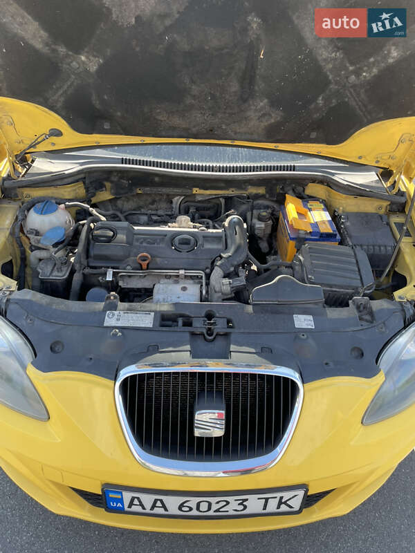 Хэтчбек SEAT Leon 2011 в Ирпене