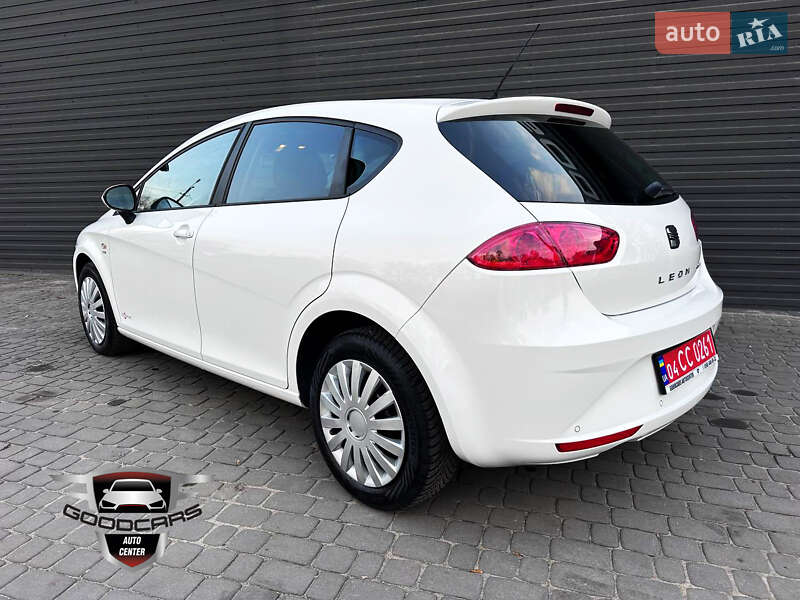 Хетчбек SEAT Leon 2012 в Кам'янському