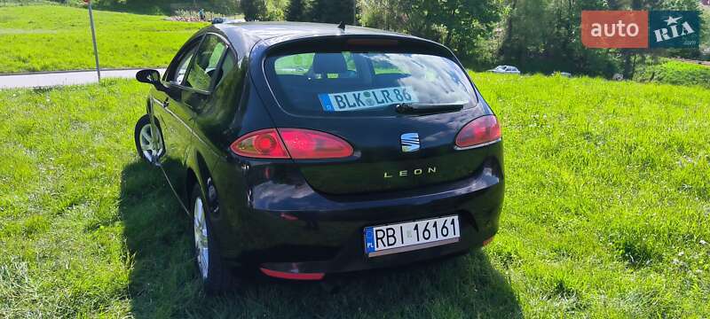 Хэтчбек SEAT Leon 2007 в Хырове