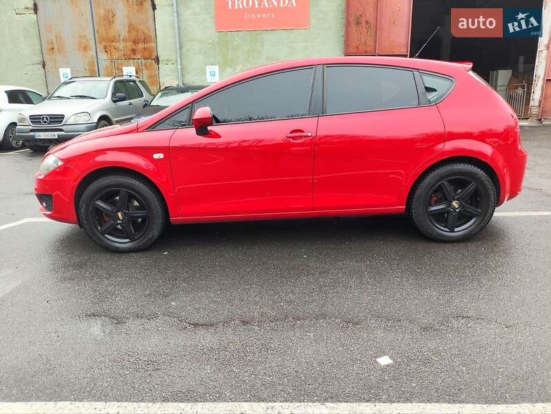 Хэтчбек SEAT Leon 2011 в Виннице