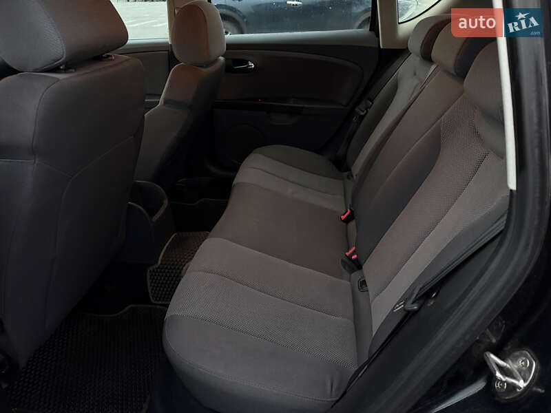 Хетчбек SEAT Leon 2006 в Запоріжжі