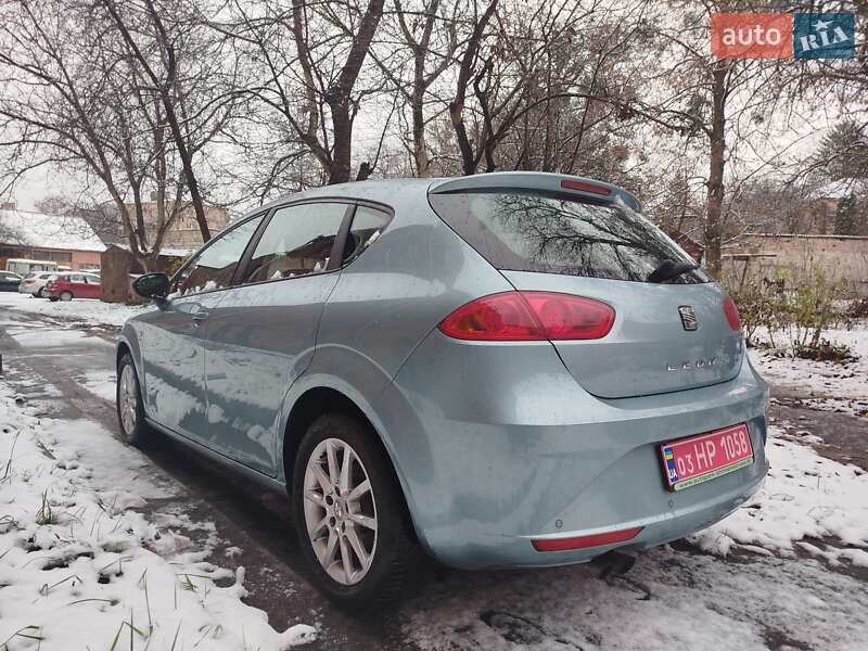 Хетчбек SEAT Leon 2009 в Рівному