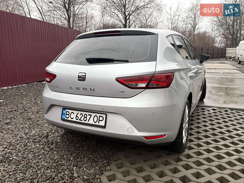 Хетчбек SEAT Leon 2013 в Бурштині