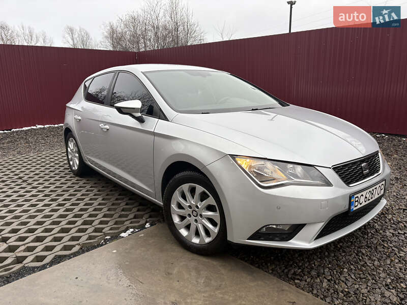 Хетчбек SEAT Leon 2013 в Бурштині