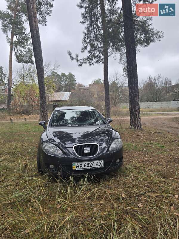 Хэтчбек SEAT Leon 2008 в Киеве