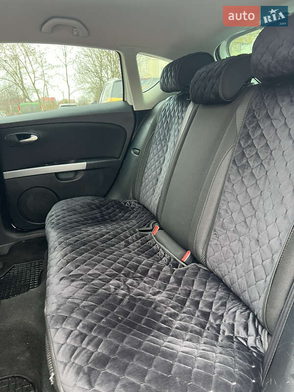 Хетчбек SEAT Leon 2009 в Івано-Франківську