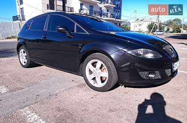 Хэтчбек SEAT Leon 2008 в Звягеле