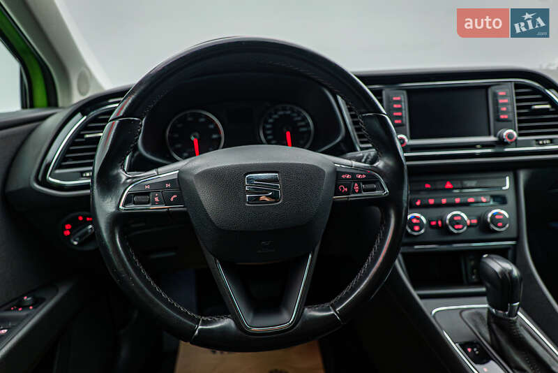 Хэтчбек SEAT Leon 2016 в Киеве