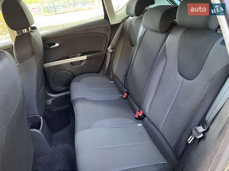 Хэтчбек SEAT Leon 2010 в Луцке фото 31 Хэтчбек SEAT Leon 2010 в Луцке