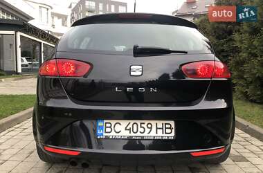 Хэтчбек SEAT Leon 2010 в Львове