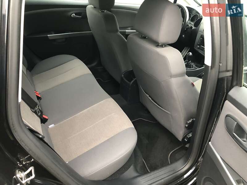 Хетчбек SEAT Leon 2010 в Львові