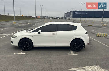 Хэтчбек SEAT Leon 2008 в Львове