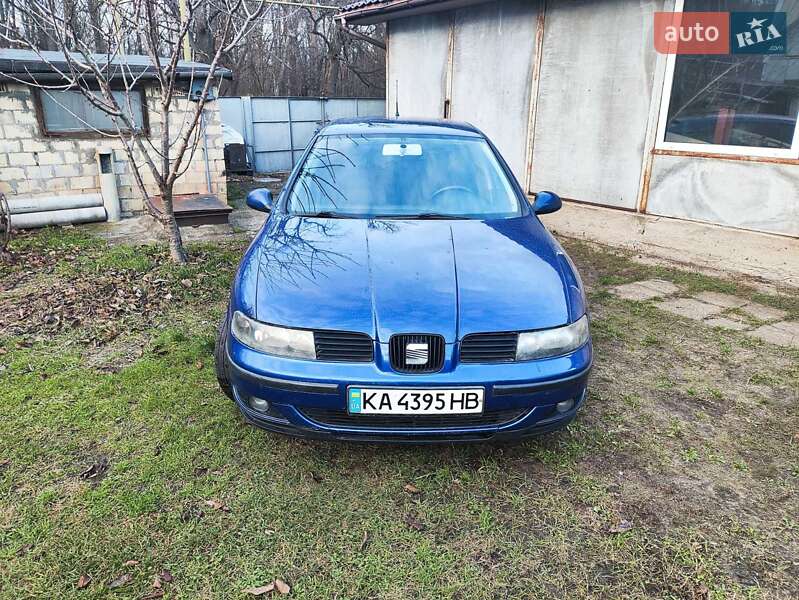 Хэтчбек SEAT Leon 2003 в Киеве