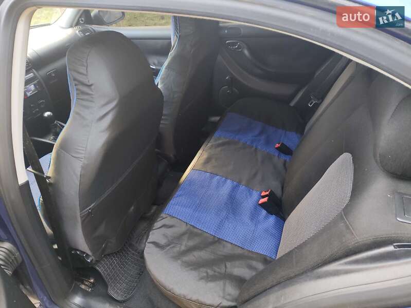 Хэтчбек SEAT Leon 2003 в Киеве