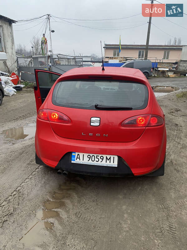Хэтчбек SEAT Leon 2008 в Киеве