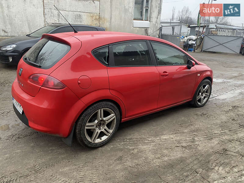 Хэтчбек SEAT Leon 2008 в Киеве