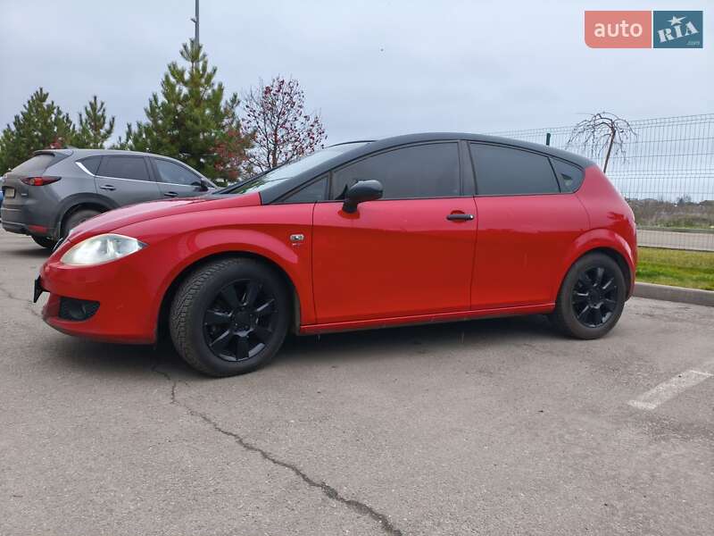 Хэтчбек SEAT Leon 2008 в Днепре