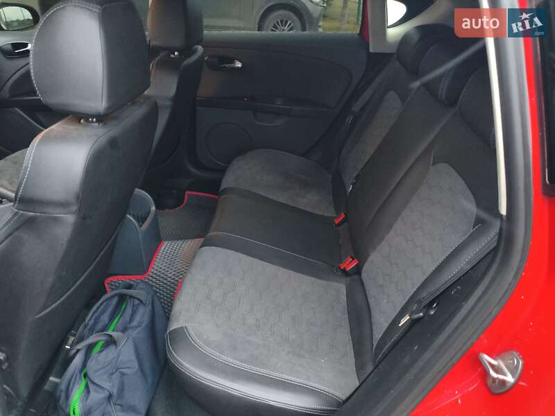 Хэтчбек SEAT Leon 2008 в Днепре